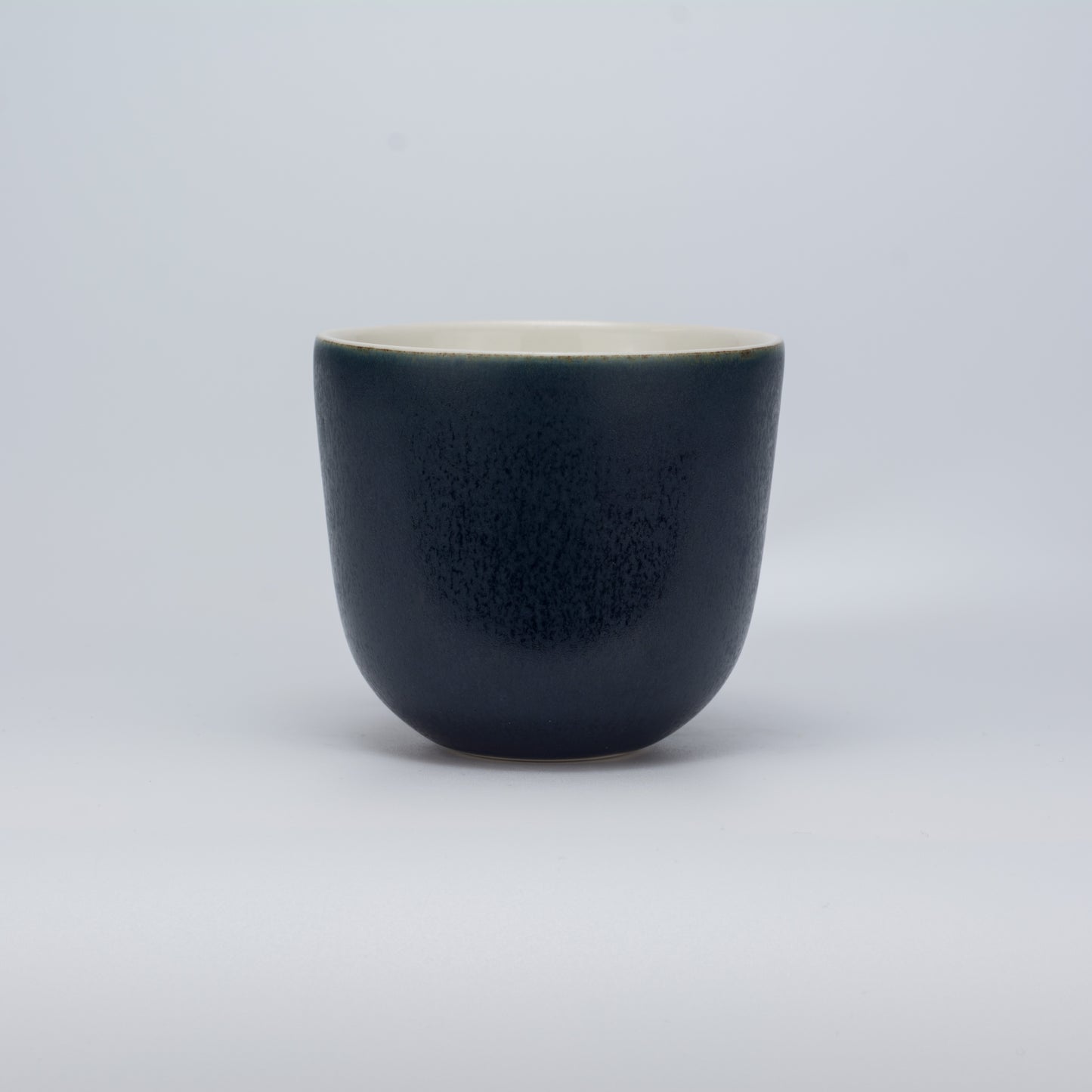 Håndlavet porcelæn kaffekop | MK Studio | Denim blå