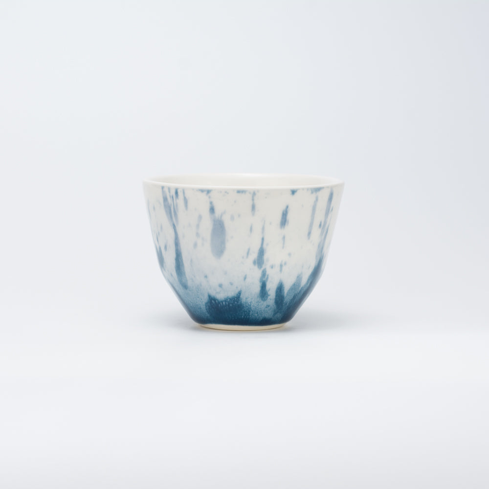핸드메이드 도자기 커피 컵 | MK 스튜디오 | 블루 스플래시