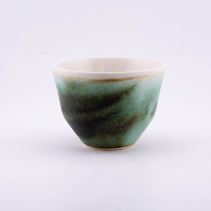 Håndlavet porcelæn kaffekop | MK Studio | Rusten turkis