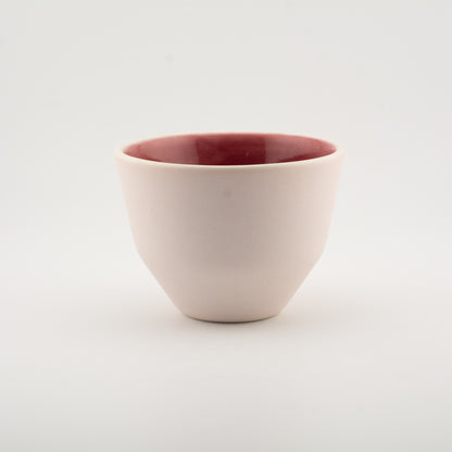 Håndlavet porcelæn kaffekop | MK Studio | Mat pink med blank pink indeni