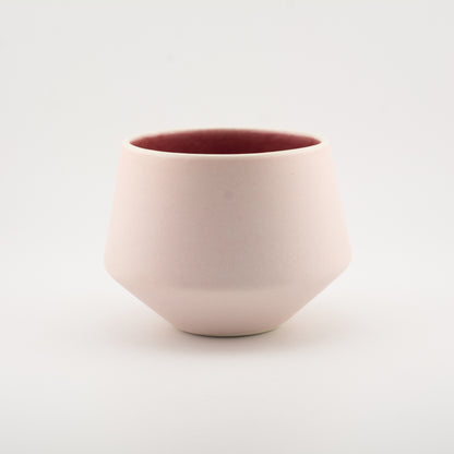 Håndlavet porcelæn kaffekop | MK Studio | Mat pink med blank pink indeni
