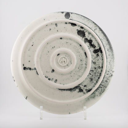 Håndlavede tallerkener og skåle i porcelæn | MK Studio | Sort stænk