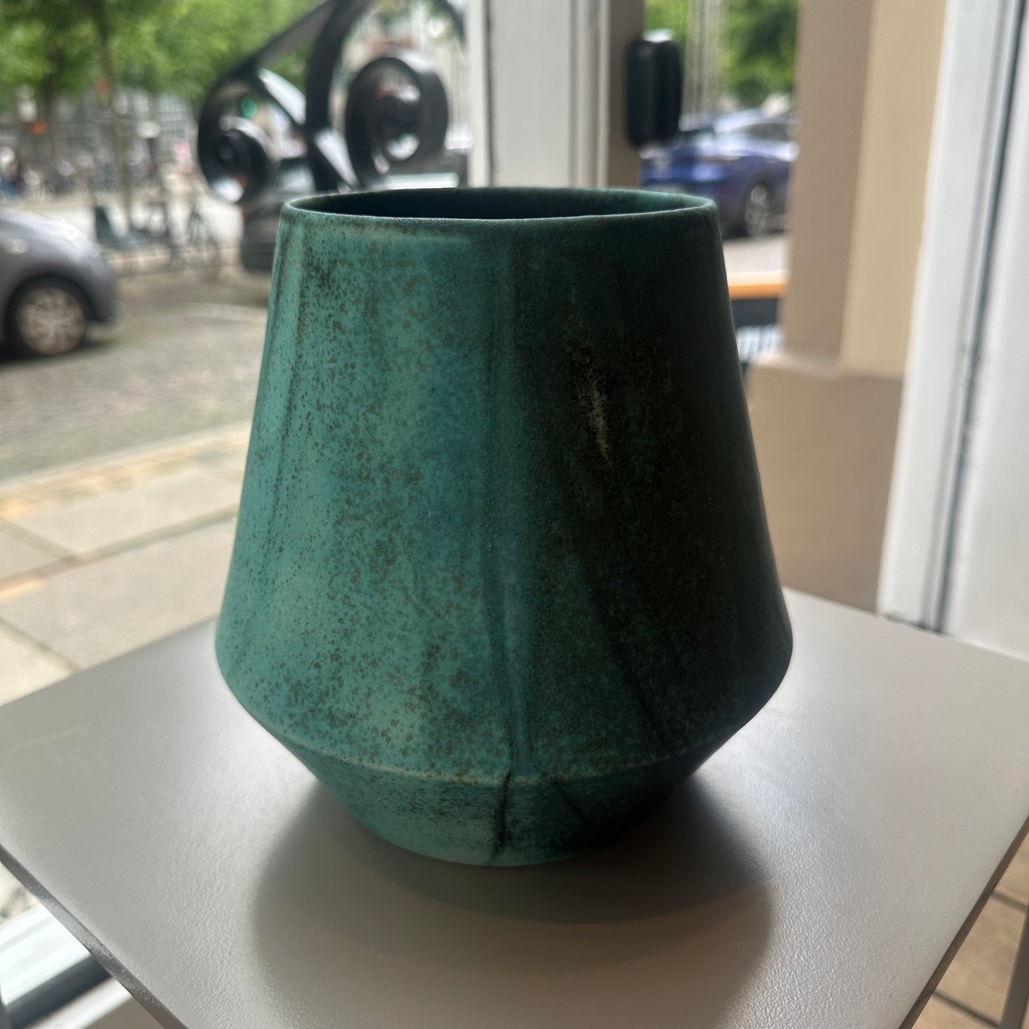 MK Vase - Turquoise spot
