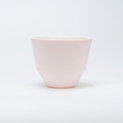 Håndlavet porcelæn kaffekop | MK Studio | Mat pink