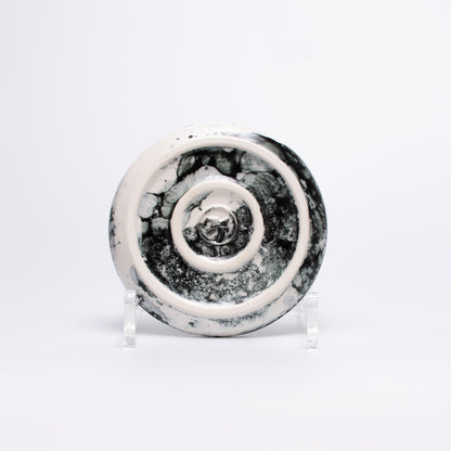 Håndlavede tallerkener og skåle i porcelæn | MK Studio | Boble sort