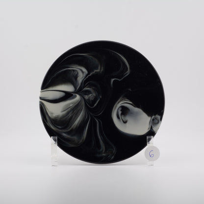 Håndlavede tallerkener og skåle i porcelæn | MK Studio | Plade F2 - underplade - vælg farve