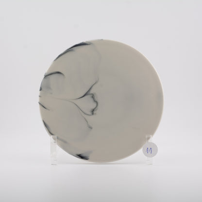 Håndlavede tallerkener og skåle i porcelæn | MK Studio | Plade F2 - underplade - vælg farve