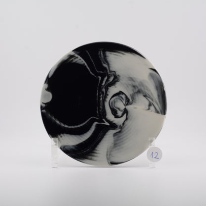 Håndlavede tallerkener og skåle i porcelæn | MK Studio | Plade F2 - underplade - vælg farve