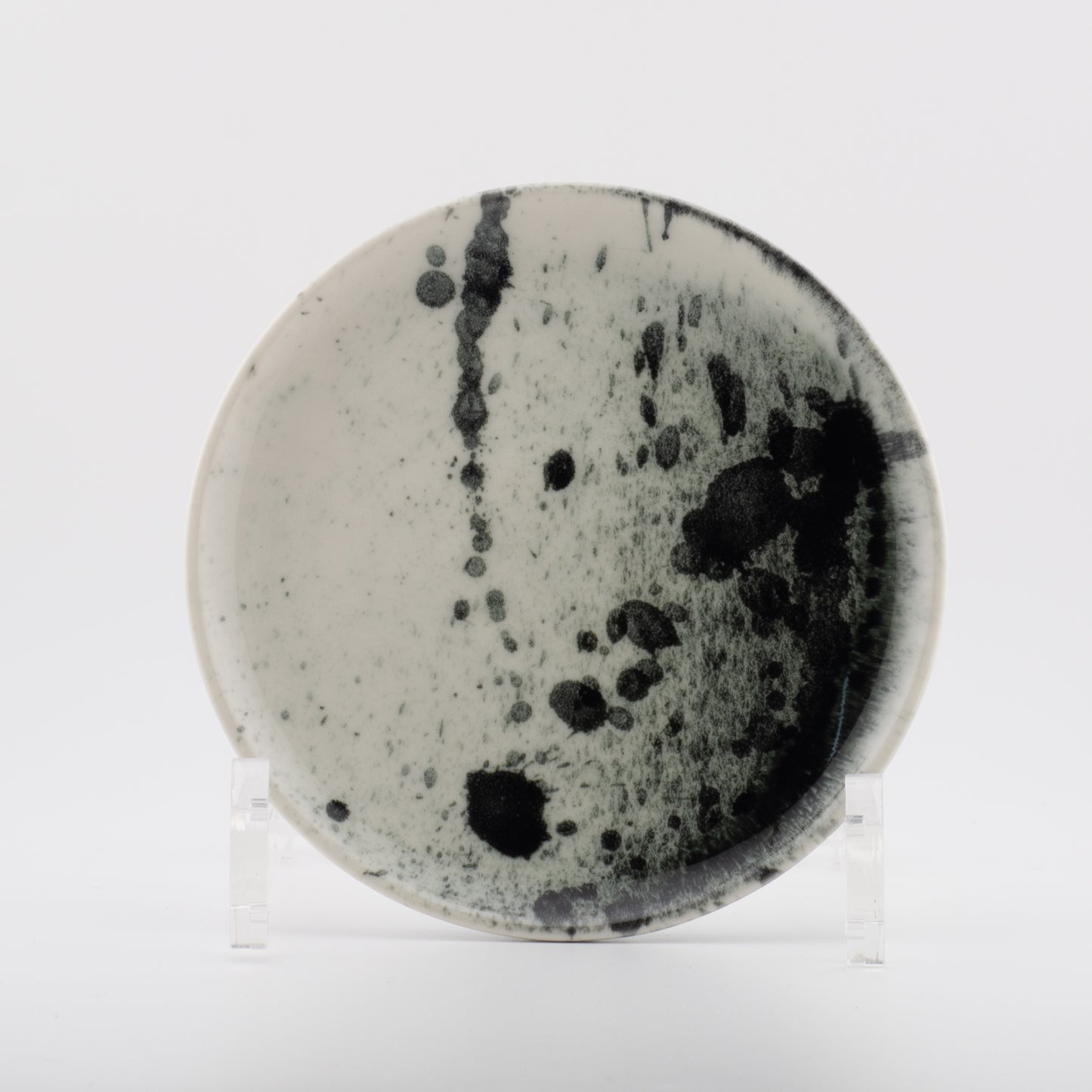 Handmade Porcelain Plates and Bowls | MK Studio | Black splash