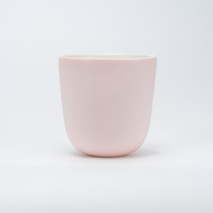 Håndlavet porcelæn kaffekop | MK Studio | Mat pink