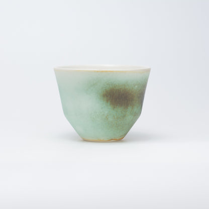 Håndlavet porcelæn kaffekop | MK Studio | Rusten turkis