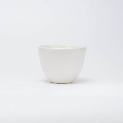 Håndlavet porcelæn kaffekop | MK Studio | Hvid måtte